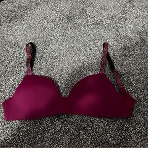 Victoria Secret T-shirt Lightly Lined Wireless Bra 34D